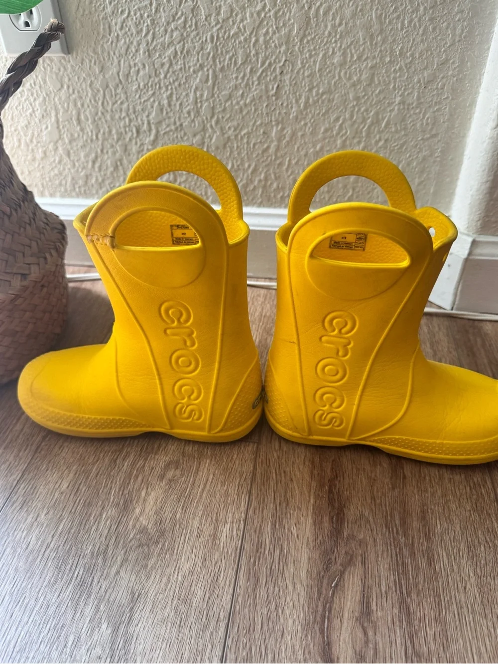 CROCS Kids Yellow Rain Boots, Pink classic Clog, Set of old Navy Jelly’s. USED